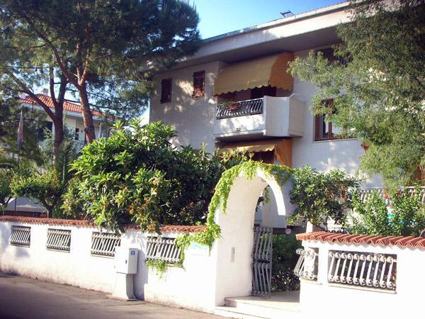 Hotel Bristol Pineto Exterior foto